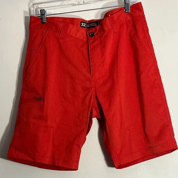 Like New Red Mens Hawke & Co Sorts Size 32 - Picture 1 of 6